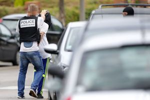 Arrestation d'un suspect, le 26 juillet, après l'attentat contre l'église de Saint-Etienne-du-Rouvray.