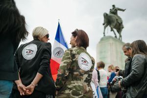 Les femmes des forces de police se sont rassemblées pour faire entendre leur colère suite à l'attentat du 20 avril 2017 par un membre de Daech, ayant tué un jeune policier. Elles dénoncent ainsi «les conditions de travail, le manque de considération et de moyens». Paris, France - 22 avril 2017. 