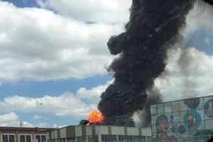 Un mort dans l'incendie d'une usine chimique près de Lyon