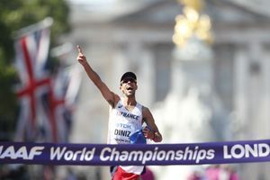 Yohann Diniz est devenu champion du monde du 50 kilomètres marche.