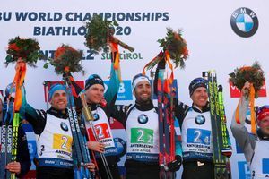 Martin Fourcade, Emilien Jacquelin, Simon Desthieux et Quentin Fillon-Maillet sont champions du monde.