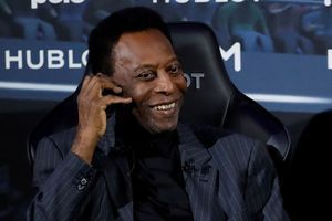 En avril 2019, Pelé s'était rendu à Paris pour participer à une opération promotionnelle avec le prodige français Kylian Mbappé. 