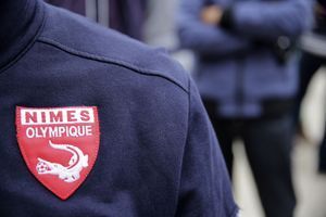 La LFP a décidé de rétrograder le club de Nîmes en National. 