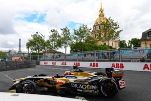 Formule E : le Français Jean-Eric Vergne s'impose à Paris