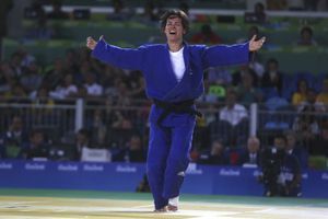 Jeux paralympiques: Sandrine Martinet tient enfin sa médaille d'or