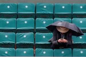 La pluie s'invite à Roland-Garros