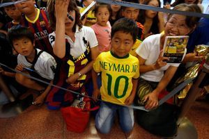 Neymar est une véritable star en Asie, comme ici au Japon.