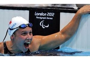  Le 6 août, Elodie Lorandi, 23 ans, remporte la finale du 400 mètres nage libre. La jeune femme a commencé la nation à 5 ans. Son maître-nageur de l'époque l'avait jetée à l'eau avec son plâtre. 