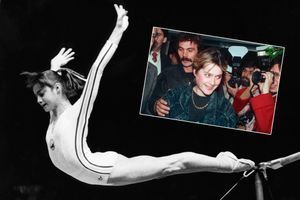 Nadia Comaneci aux Jeux olympiques d'été de 1976 à Montréal. En médaillon, l'arrivée de la gymnaste à l'aéroport JFK de New York, le 1er décembre 1989. 