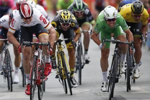 Cavendish s'est imposé au sprint à Angers. 