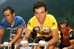Bernard Hinault sur le Tour de France en 1982. Il est le dernier vainqueur français de la Grande Boucle, en 1985. 