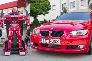 Des Turcs transforment une BMW en robot Transformers