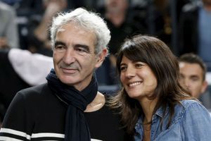 Estelle Denis et Raymond Domenech dans les tribunes de Paris-Bercy, 2015