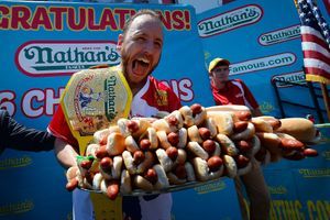 "Jaws" devient le plus gros mangeur de hot-dogs des Etats-Unis