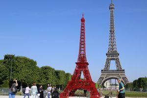 La Tour Eiffel, copiée mais jamais égalée
