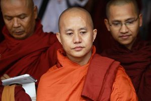 Wirathu, dans un monastère de Rangoun le 27 juin.