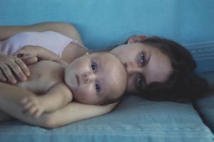 Bande-annonce : Emma Suarez en mère envahissante dans "Les Filles d'Avril"