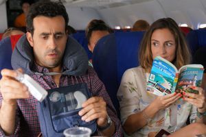Bande-annonce : Jonathan Cohen et Camille Chamoux partent pour des "Premières vacances"