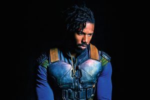 Michael B. Jordan dans son costume d'Erik Killmonger.