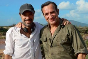 Nicolas Bedos et Jean Dujardin sur le tournage d'"OSS 117 : Alerte rouge en Afrique noire"