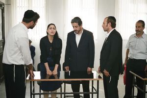 “Le procès de Viviane Amsalem”, De Ronit et Shlomi Elkabetz Avec Ronit Elkabetz, Simon Abkarian, Sasson Gabai, Menashe Noy…