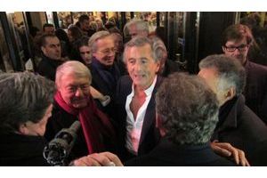  BHL entre Jacques Lanzman et Fr. Bayrou;derrrière lui à lunettes le PDG des editions Plon, Olivier Orban