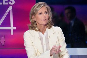 Claire Chazal sur le plateau du journal télévisé de TF1 lors des élections municipales de 2014.
