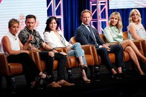 Gabrielle Carteris, Brian Austin Green, Shannen Doherty, Ian Ziering, Jennie Garth et Tori Spelling à "Beverly Hills", le 7 août dernier. 