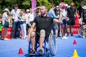 L'athlète paralympique Sami El Gueddari , à Paris, en 2019. 