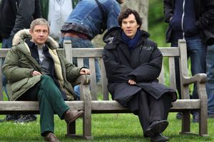 Martin Freeman et Benedict Cumberbatch sur le tournage de la serie "Sherlock" en 2013. 
