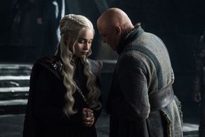 Daenerys Targaryen (Emilia Clarke) et Varys (Conleth Hill) dans l'épisode 3 de la saison 7 de "Game of Thrones". 