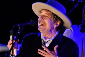 Bob Dylan sur scène en 2012.