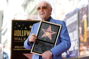 Quand Charles Aznavour recevait son étoile sur Hollywood Boulevard