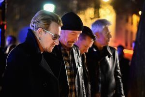 Bono et le groupe U2 se sont recueilli à Paris
