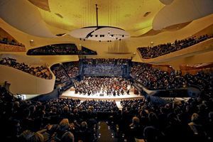 L’Orchestre de Paris, dirigé par le chef estonien Paavo Järvi, le 14 janvier. Au programme, la France à l’honneur : Henri Dutilleux, Gabriel Fauré, Maurice Ravel et Thierry Escaich.