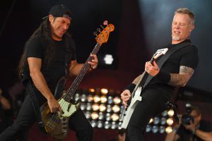 Robert Trujillo et James Hetfield le 24 septembre dernier avec Metallica, lors d'un concert contre la pauvreté à New York.
