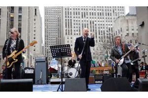  Mike Mills, Michael Stipe, Peter Buck en concert à New York en 2008.