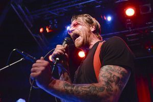 Jesse Hughes des Eagles of Death Metal en concert à Stockholm, février 2016.