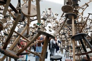 L'installation «Bang», d'Ai Wei Wei, dans le pavillon allemand.