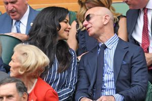 A Wimbledon, Jeff Bezos et Lauren Sanchez affichent leur amour