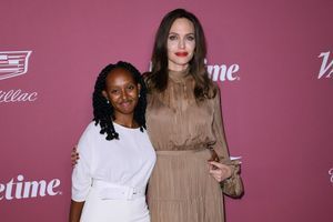 Angelina Jolie radieuse avec sa fille Zahara lors d'une nouvelle soirée