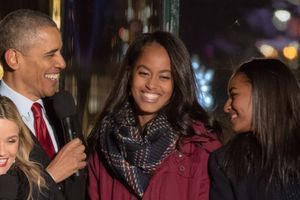 Barack Obama et ses deux filles, Sasha et Malia, en 2015.