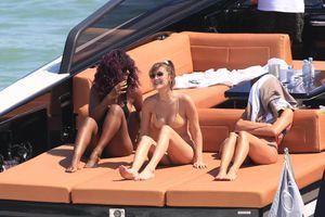Bella Hadid: ses vacances à Miami avec Hailey Baldwin