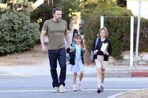 Ben Affleck avec ses deux filles, Violet et Seraphina.