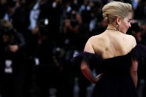 Cannes 2018: Emilia Clarke, la reine Daenerys sur le tapis rouge
