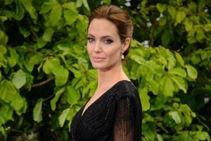 Angelina Jolie évoque sa mère disparue, Marcheline Bertrand