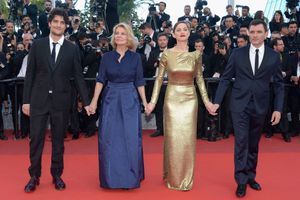 Cannes 2016. La montée des marches de "Mal de pierres" en images