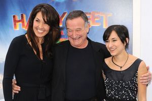 Robin Williams, entouré de sa femme, Susan Schneider, et de sa fille Zelda. En 2011 à Los Angeles 