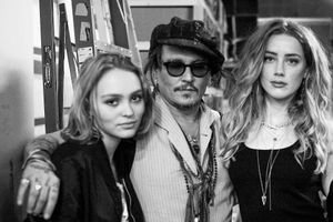 Lily-Rose et Johnny Depp avec Amber Heard, à Los Angeles, en janvier 2016.