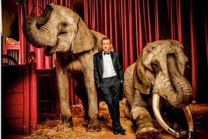Dany Boon et les éléphants. Défense de ne pas rire